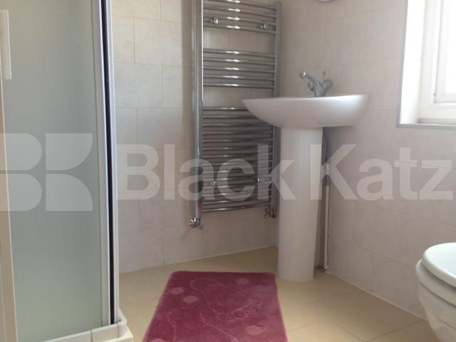 			NEW INSTRUCTION, 4 Bedroom, 1 bath, 1 reception House			 Northfields Road, North Acton